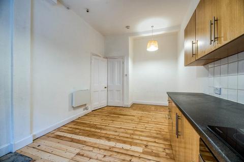 2 bedroom flat to rent, 4026L Bruntsfield Avenue, Edinburgh, EH10 4EL