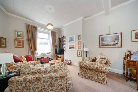 4 bedroom flat for sale, Gratton Terrace, London NW2