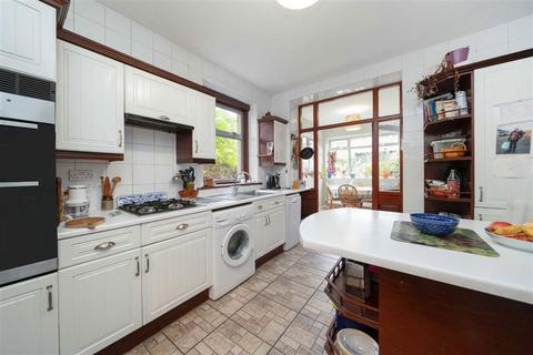 4 bedroom flat for sale, Gratton Terrace, London NW2