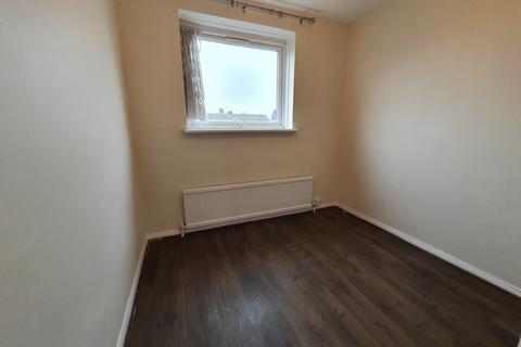 5 bedroom terraced house to rent, Maple Avenue, London E4