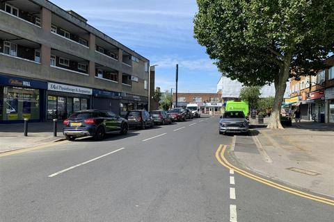 Retail property (high street) to rent, Moor Lane, Upminster