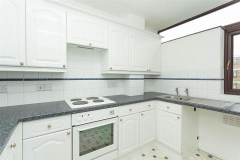 2 bedroom flat to rent, Spencer Road, Carmel Court Spencer Road, CT7