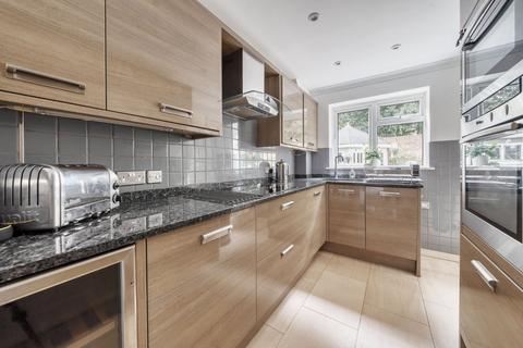 2 bedroom end of terrace house for sale, Oxford Road, Gerrards Cross, Buckinghamshire, SL9