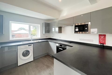 6 bedroom terraced house to rent, Wellington Hill, Bristol BS7