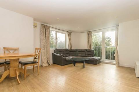 2 bedroom flat to rent, Lamberts Road, Surbiton KT5