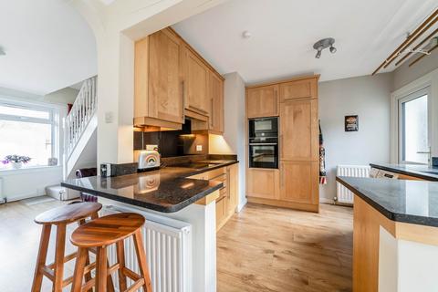 23 Lewis Crescent, Kilbarchan, Johnstone, PA10 2HB