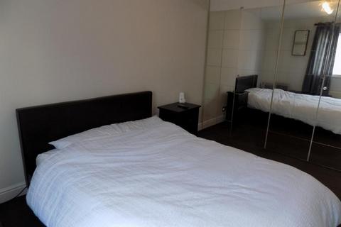 2 bedroom flat to rent, London BR2