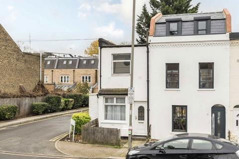 2 bedroom flat to rent, Fountain Road, London SW17