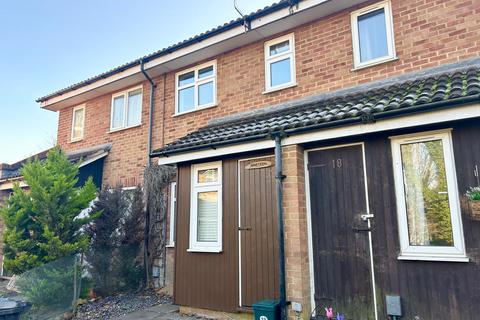 1 bedroom terraced house to rent, Waverley Court, Woking, GU22