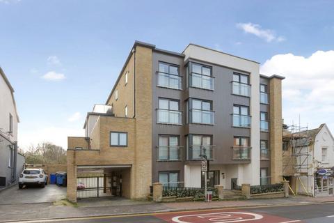 3 bedroom apartment to rent, Grove Hill Road, Tunbridge Wells TN1 1RZ