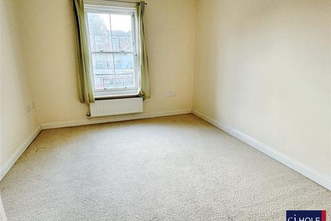 2 bedroom apartment for sale, Oxford Terrace, Gloucester, GL1