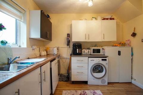 3 bedroom semi-detached house to rent, Swanmoor Crescent, Bristol BS10