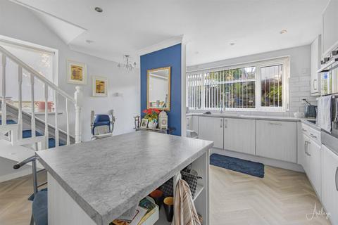 2 bedroom flat for sale, Gullivers Close, West Cross, SA3