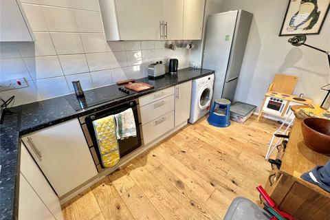 3 bedroom end of terrace house to rent, Edith Road, London, N11