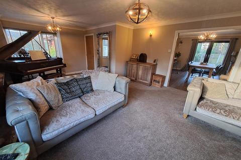 5 bedroom detached house for sale, Winterley Drive, Huncoat