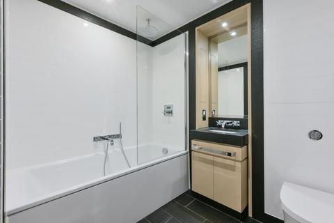 2 bedroom apartment to rent, Legacy Building, Embassy Gardens, London, SW11