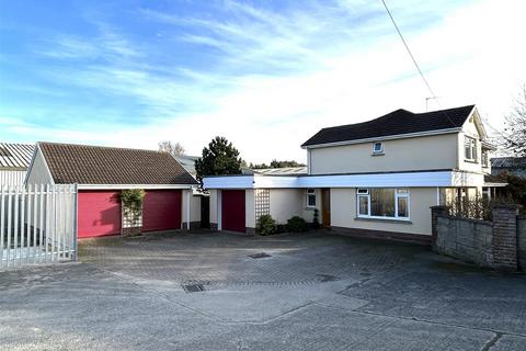 4 bedroom detached house for sale, South Molton