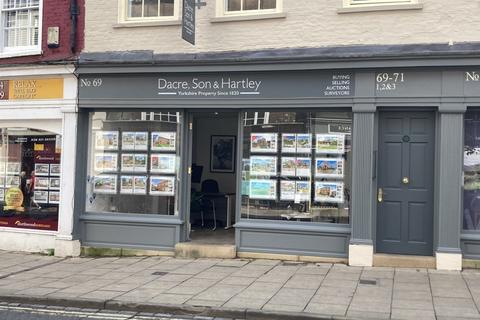 Shop to rent, 69 Micklegate, York, YO1 6LJ