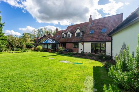 5 bedroom detached house for sale, Wymondham Road, Wreningham, Norwich, Norfolk, NR16