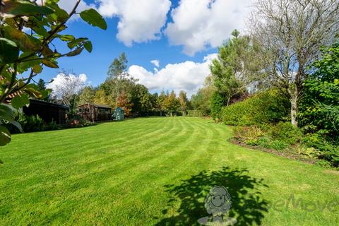 5 bedroom detached house for sale, Wymondham Road, Wreningham, Norwich, Norfolk, NR16