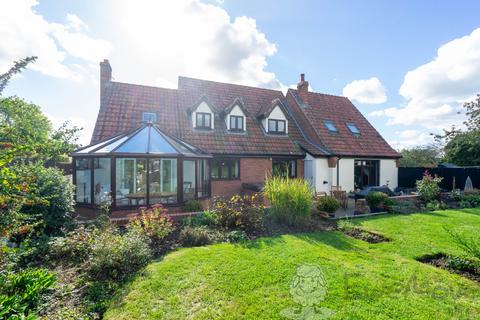 5 bedroom detached house for sale, Wymondham Road, Wreningham, Norwich, Norfolk, NR16