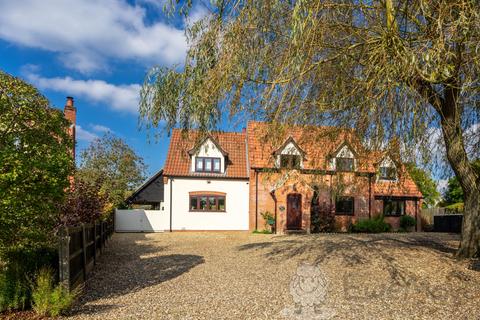 5 bedroom detached house for sale, Wymondham Road, Wreningham, Norwich, Norfolk, NR16