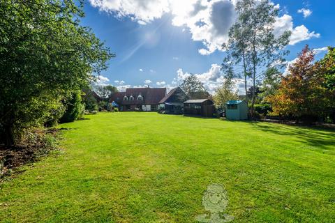 5 bedroom detached house for sale, Wymondham Road, Wreningham, Norwich, Norfolk, NR16