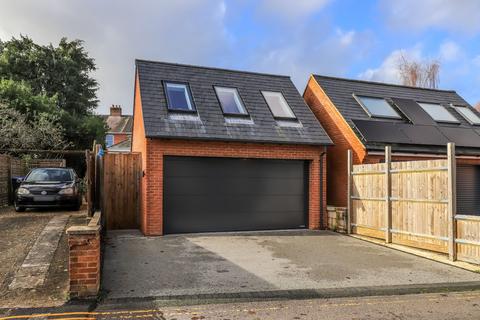 6 bedroom terraced house for sale, Manor Road, Salisbury, Wiltshire, SP1