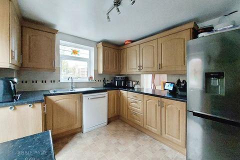 2 bedroom semi-detached house for sale, Kingshill Drive, Rochester ME3