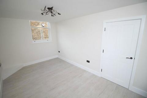 2 bedroom flat for sale, Park Street, Hatfield, Hertfordshire, AL9 5AT