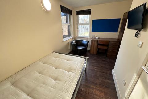 Studio to rent, St. Anns Lodge, St. Anns Lane, Leeds, LS4