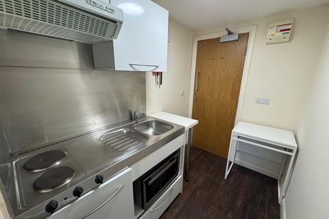 Studio to rent, St. Anns Lodge, St. Anns Lane, Leeds, LS4