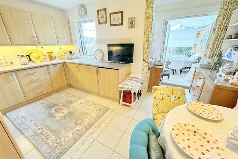 4 bedroom property for sale, Broomhill Way, Hamworthy, Poole, BH15