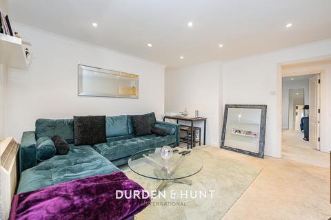29 Ravenoak Way, Chigwell, IG7 4EL