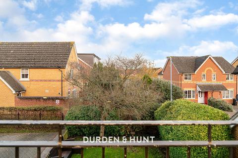 29 Ravenoak Way, Chigwell, IG7 4EL