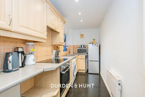 29 Ravenoak Way, Chigwell, IG7 4EL