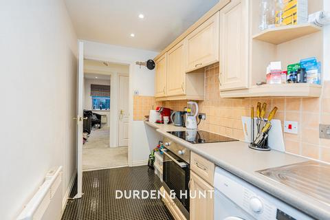 29 Ravenoak Way, Chigwell, IG7 4EL