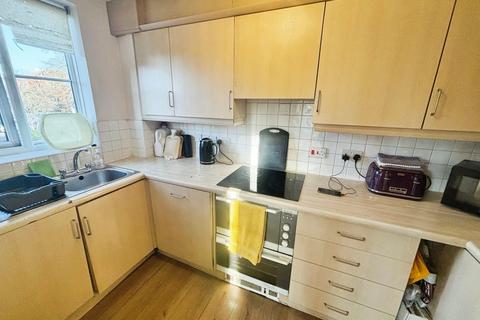 2 bedroom flat to rent, Wilmslow Road, Manchester, M20