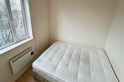 2 bedroom flat to rent, Wilmslow Road, Manchester, M20