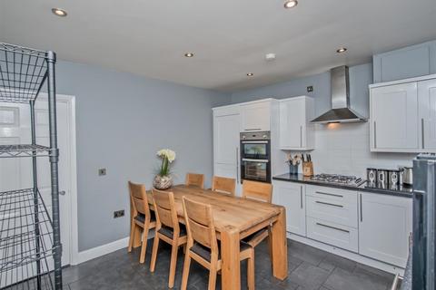 4 bedroom townhouse for sale, Town Street, Armley, Leeds