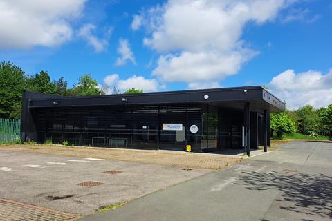 Industrial unit to rent, Showroom And Storage, York Road, Malton, North Yorkshire, YO17 6TB