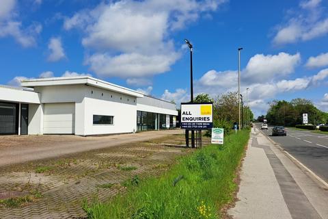 Industrial unit to rent, Showroom And Storage, York Road, Malton, North Yorkshire, YO17 6TB