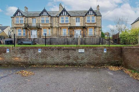 2 bedroom flat for sale, Stokes Road, Corsham