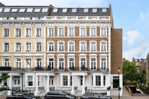 2 bedroom apartment to rent, Templeton Place, SW5