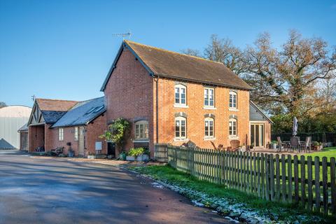 4 bedroom detached house for sale, Taynton, Gloucester, Gloucestershire, GL19.