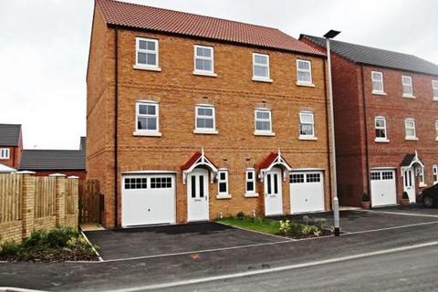 4 bedroom townhouse to rent, Clarke Avenue, Laughton Common, Rotherham, S25