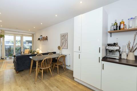 1 bedroom apartment for sale, at 4, 10 Atkins Square, Dalston Lane, London E8