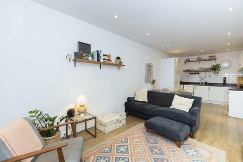 1 bedroom apartment for sale, at 4, 10 Atkins Square, Dalston Lane, London E8