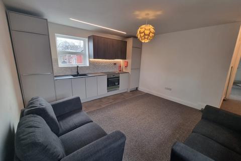 3 bedroom flat to rent, Anson Road, M14 5BZ