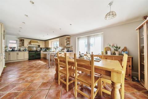 5 bedroom detached house for sale, Kenilworth Road, Fleet GU51